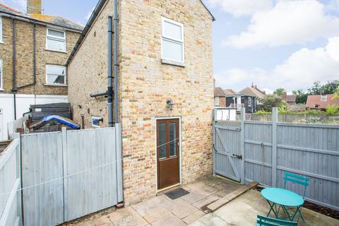 1 bedroom maisonette for sale, Oxford Street, Whitstable, CT5