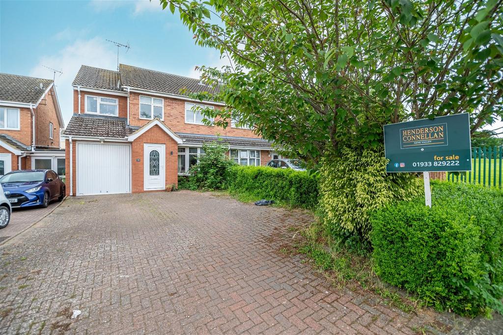 Quorn Close, Wellingborough NN8 4 bed semidetached house for sale £