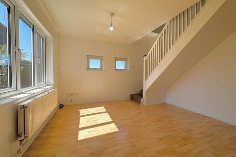 2 bedroom semi-detached house to rent, Blatherwick Court, Shenley Church End, Milton Keynes, MK5