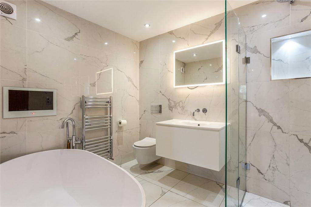 En Suite Bathroom