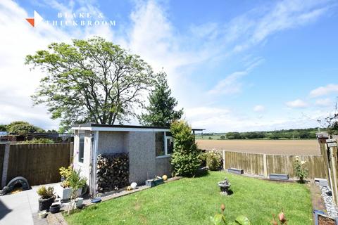 3 bedroom cottage for sale, Harwich Road, Little Clacton