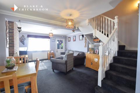 3 bedroom cottage for sale, Harwich Road, Little Clacton