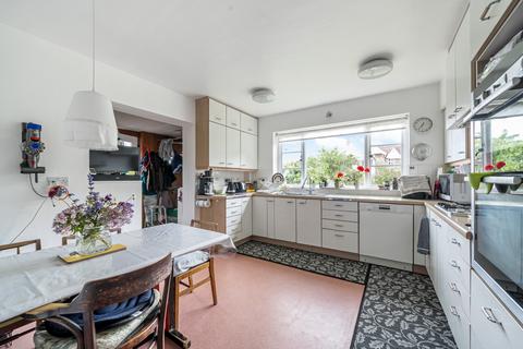 95 Farnham Road, Guildford, GU2 7PF