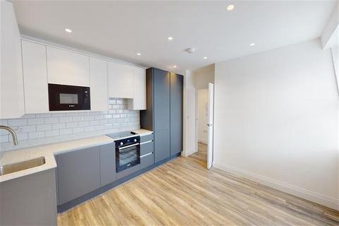 1 bedroom apartment to rent, High Road, South Woodford, E18