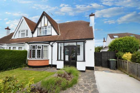 2 bedroom detached bungalow for sale, Thurston Avenue, Southend-On-Sea, SS2