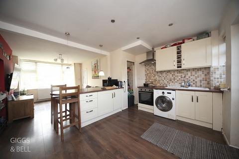 2 bedroom terraced house for sale, Chesford Road, Luton, Bedfordshire, LU2