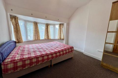 3 bedroom semi-detached house to rent, Great Barr, Birmingham B42
