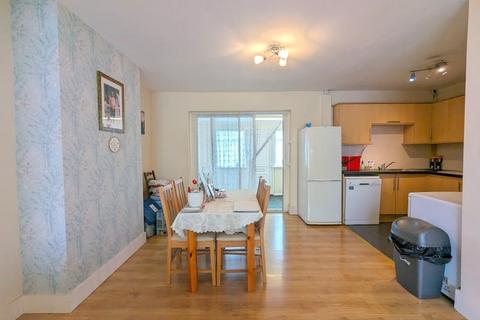 304 Bedfont Lane, Feltham, TW14 9NU