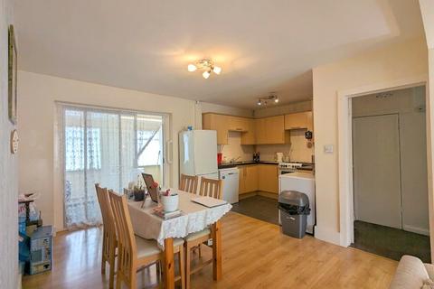 304 Bedfont Lane, Feltham, TW14 9NU