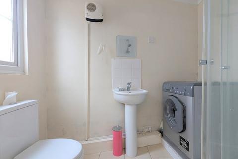 304 Bedfont Lane, Feltham, TW14 9NU