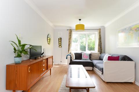 1 bedroom flat to rent, Keswick Court, Malyons Road, Lewisham, London, SE13