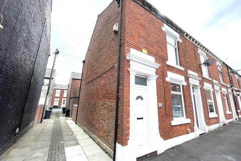 2 bedroom end of terrace house to rent, Cecil Street, Stalybridge, Cheshire, SK15