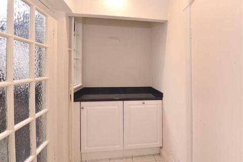 5 bedroom flat to rent, Park Road, Strathmore Court, London
