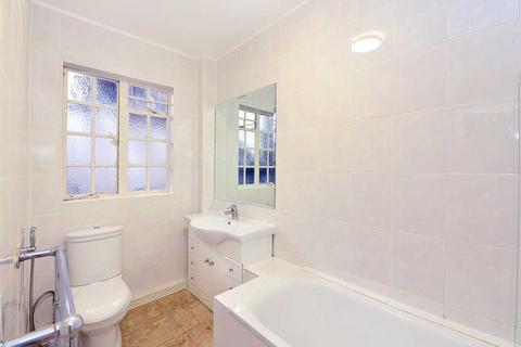 5 bedroom flat to rent, Park Road, Strathmore Court, London