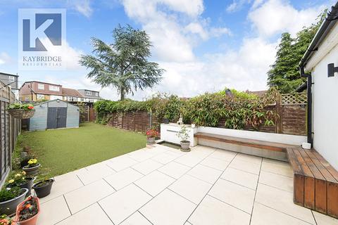 4 Esher Avenue, Cheam, Sutton, SM3 9AY