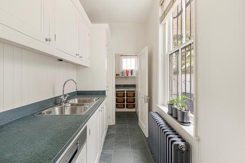 5 bedroom house to rent, Meard Street, London W1F