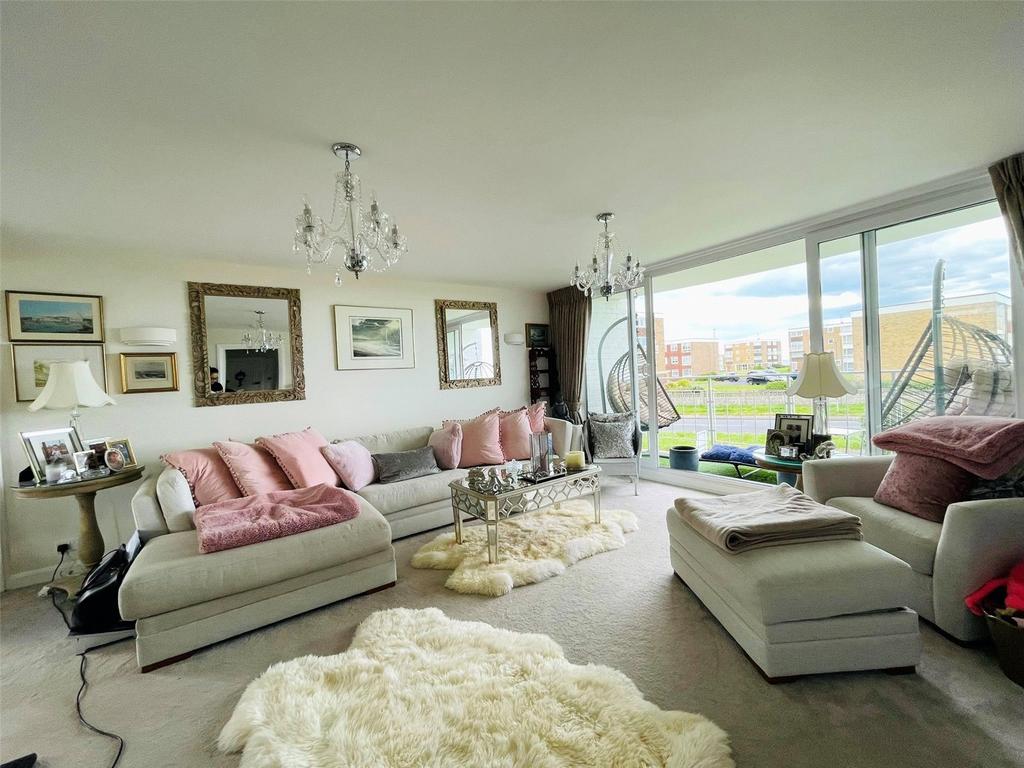 Rackham Road, Rustington... 2 bed apartment to rent £1,300 pcm (£300 pw)