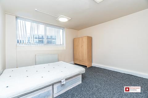 3 bedroom flat to rent, 200 Wick Road, Homerton, Hackney, E9