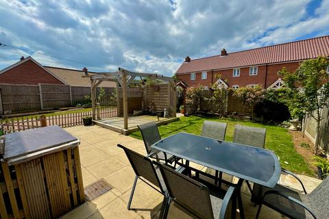 3 bedroom semi-detached house for sale, Manor Farm Gardens, Woodbridge