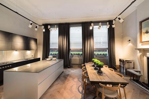 3 bedroom maisonette to rent, Cadogan Square, London, SW1X