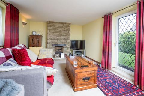 13 Corby Road, Weldon, Corby, NN17 3LB
