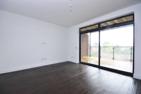 3 bedroom flat to rent, Ballards Lane, North Finchley, London, N12