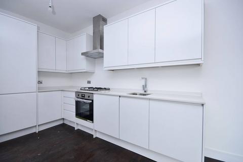 3 bedroom flat to rent, Ballards Lane, North Finchley, London, N12