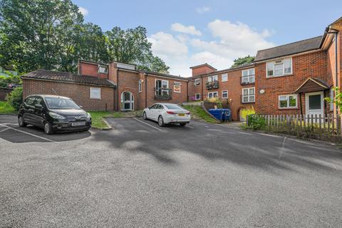 1 bedroom flat for sale, Apple Trees Place, Woking, GU22