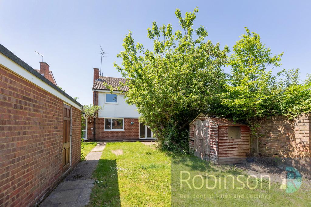 17 Lambourne Drive-06