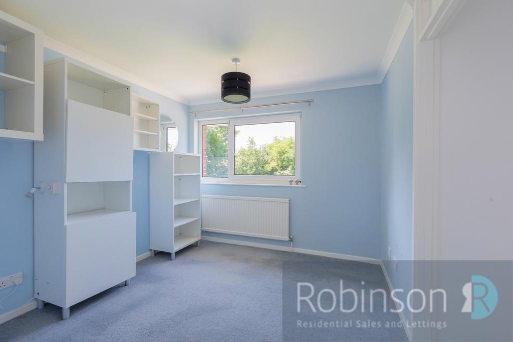 17 Lambourne Drive-09