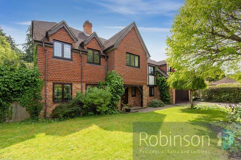 10 Ashton Place, Maidenhead, SL6 4TA