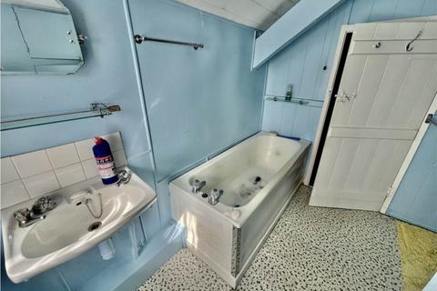 Hendre Gwyn Dole, Llandre, Bow Street, SY24 5AE