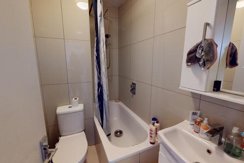1 bedroom flat to rent, Oriental Place, Brighton, BN1
