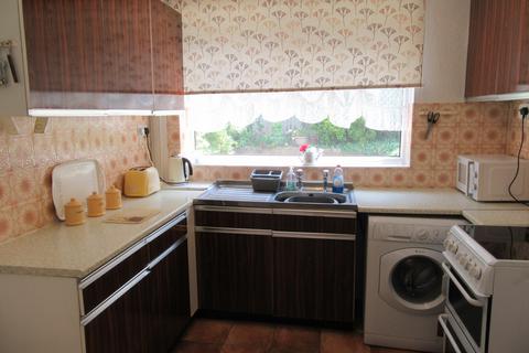 3 bedroom semi-detached house to rent, Kendal Drive, Rainhill L35