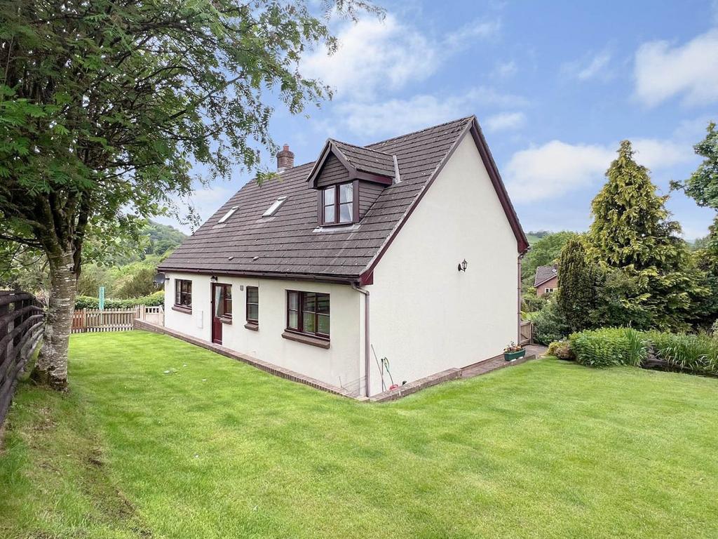 Franksbridge, Llandrindod Wells, LD1 4 bed detached house for sale £