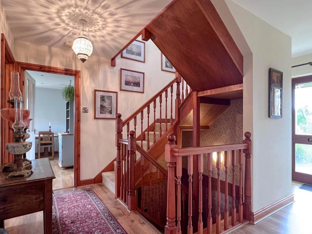 Franksbridge, Llandrindod Wells, LD1 4 bed detached house for sale £
