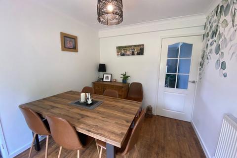 19 Armdale Rise, Oldham, OL4 2SR