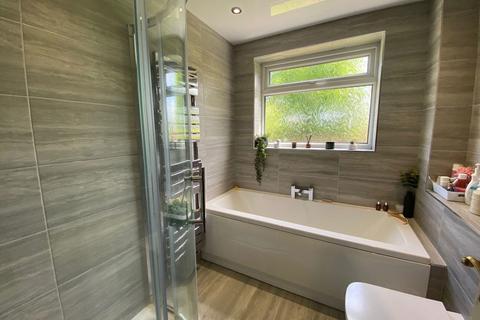 19 Armdale Rise, Oldham, OL4 2SR