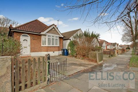 2 bedroom bungalow for sale, Eastmead Avenue, Greenford, UB6