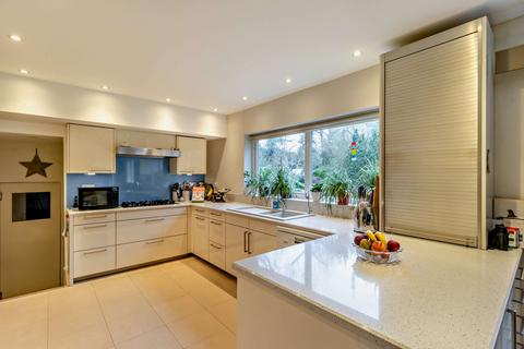 5 bedroom detached house for sale, The Dell, Pinner, HA5
