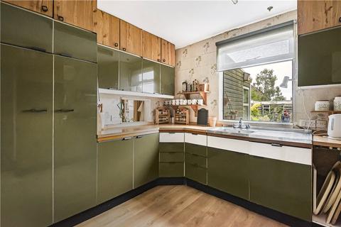 60 Hazel Close, Twickenham, TW2 7NR