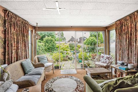 60 Hazel Close, Twickenham, TW2 7NR