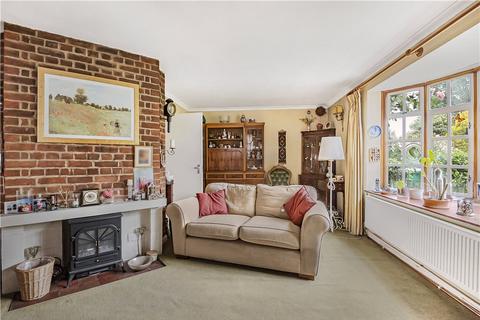 60 Hazel Close, Twickenham, TW2 7NR