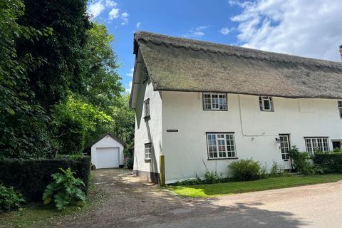 4 bedroom semi-detached house for sale, The Street, Brome