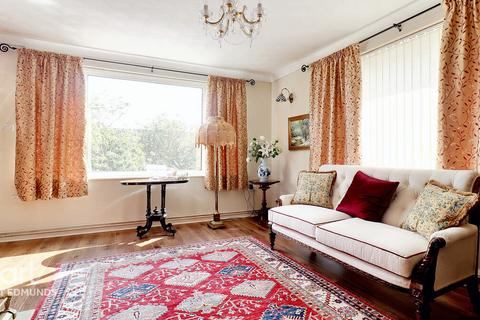2 bedroom detached bungalow for sale, Abbot Road, Bury St Edmunds