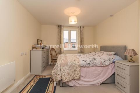 2 bedroom flat to rent, Burlington Gardens, Leyland PR25