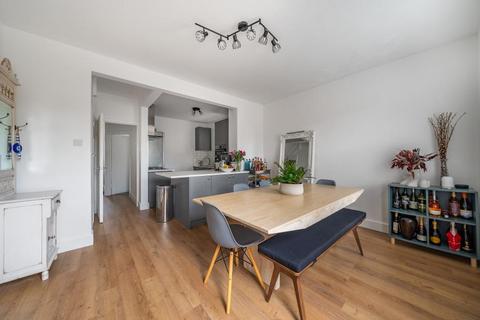 undefined, Caxton Gardens, Guildford GU2