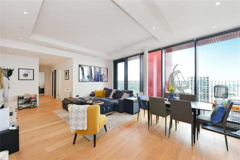 3 bedroom penthouse for sale, Defoe House, 123 City Island Way, Leamouth Peninsula, London, E14