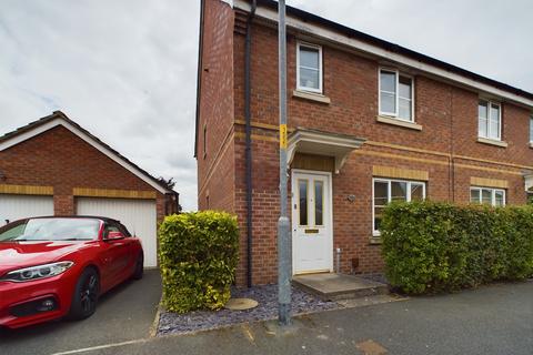 3 bedroom semi-detached house to rent, Waggoners Way, Hereford HR2