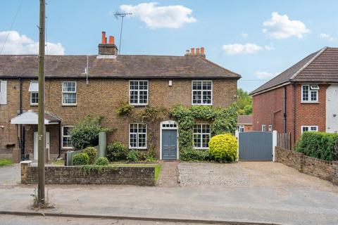 4 bedroom cottage for sale, Thorney Mill Road, Iver SL0